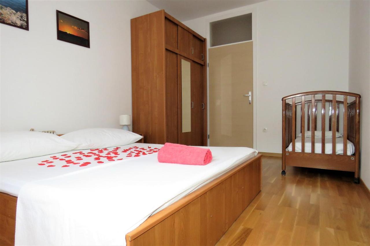Apartment West Макарска Экстерьер фото