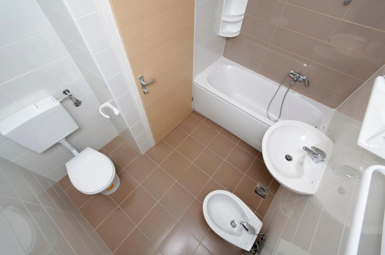 Apartment West Макарска Экстерьер фото